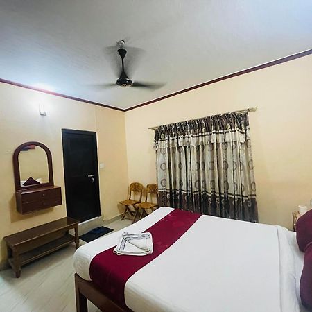 Hotel Peace Ganga Inn Pokhara Zewnętrze zdjęcie