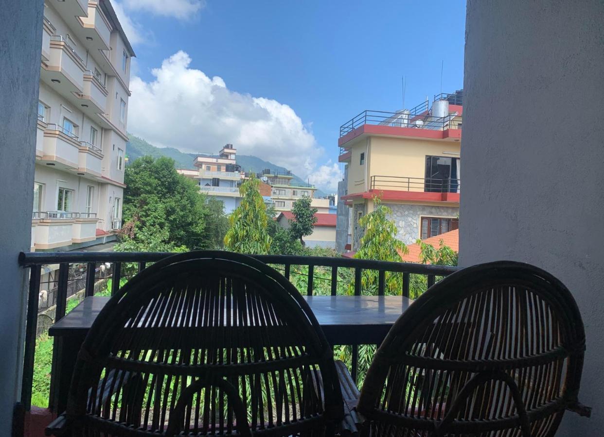 Hotel Peace Ganga Inn Pokhara Zewnętrze zdjęcie