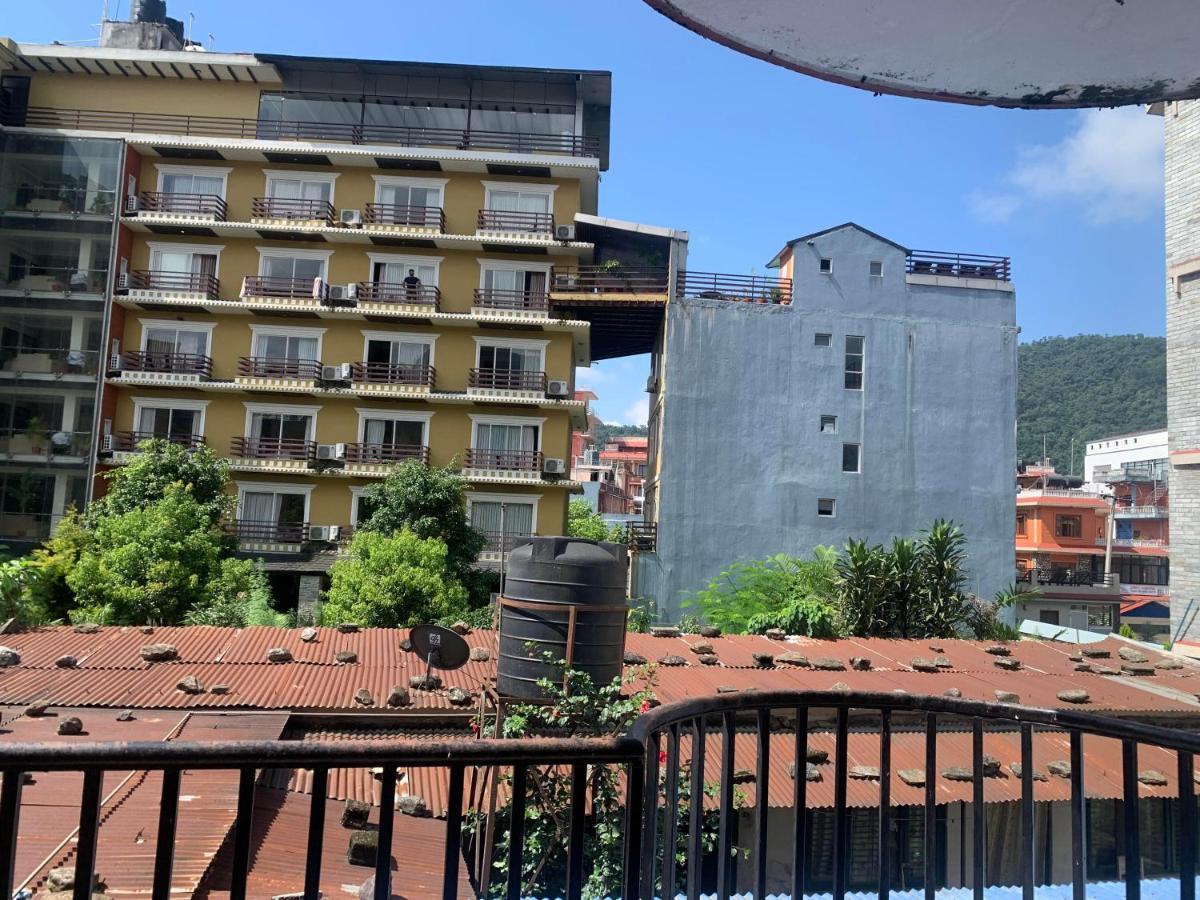 Hotel Peace Ganga Inn Pokhara Zewnętrze zdjęcie