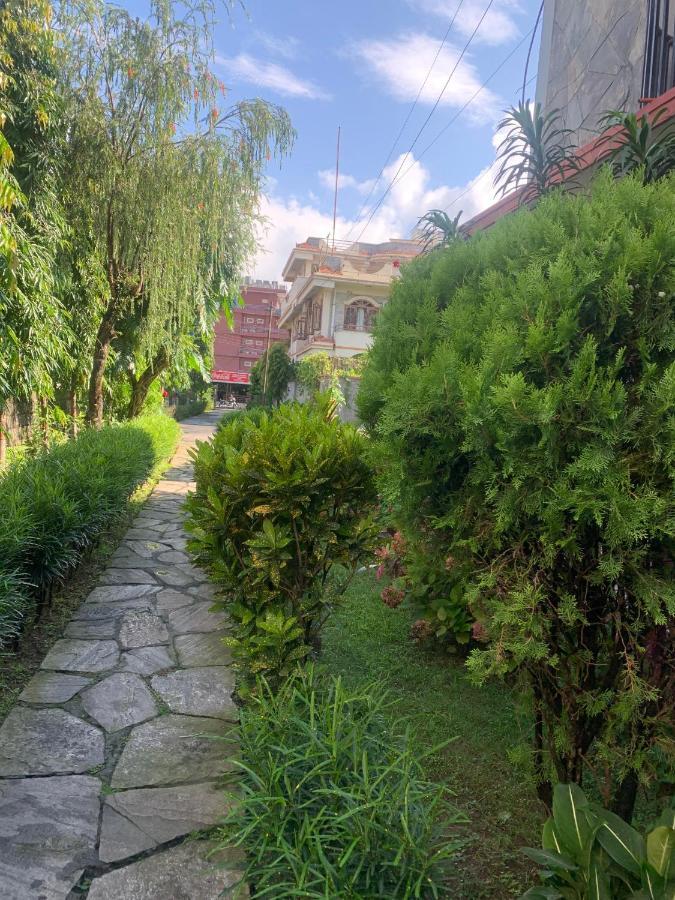 Hotel Peace Ganga Inn Pokhara Zewnętrze zdjęcie