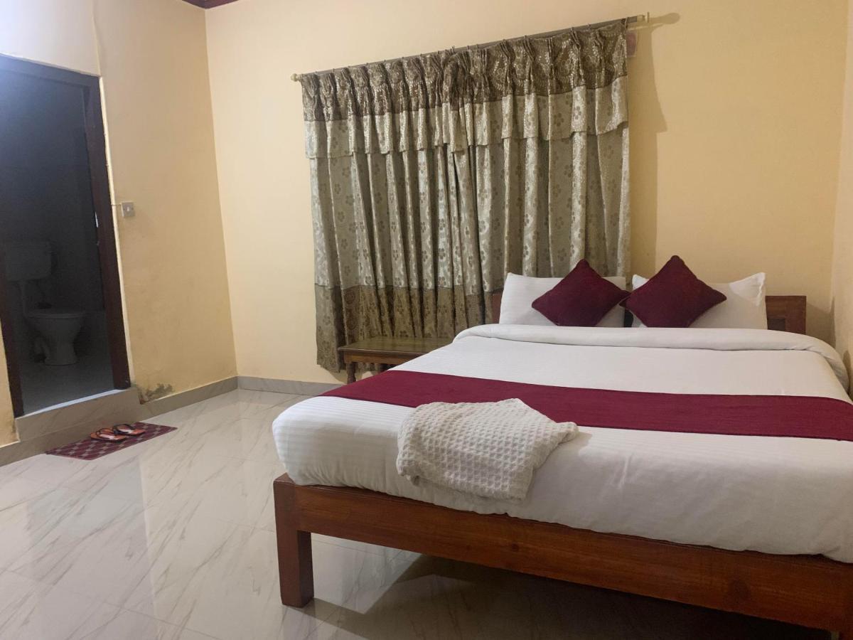 Hotel Peace Ganga Inn Pokhara Zewnętrze zdjęcie
