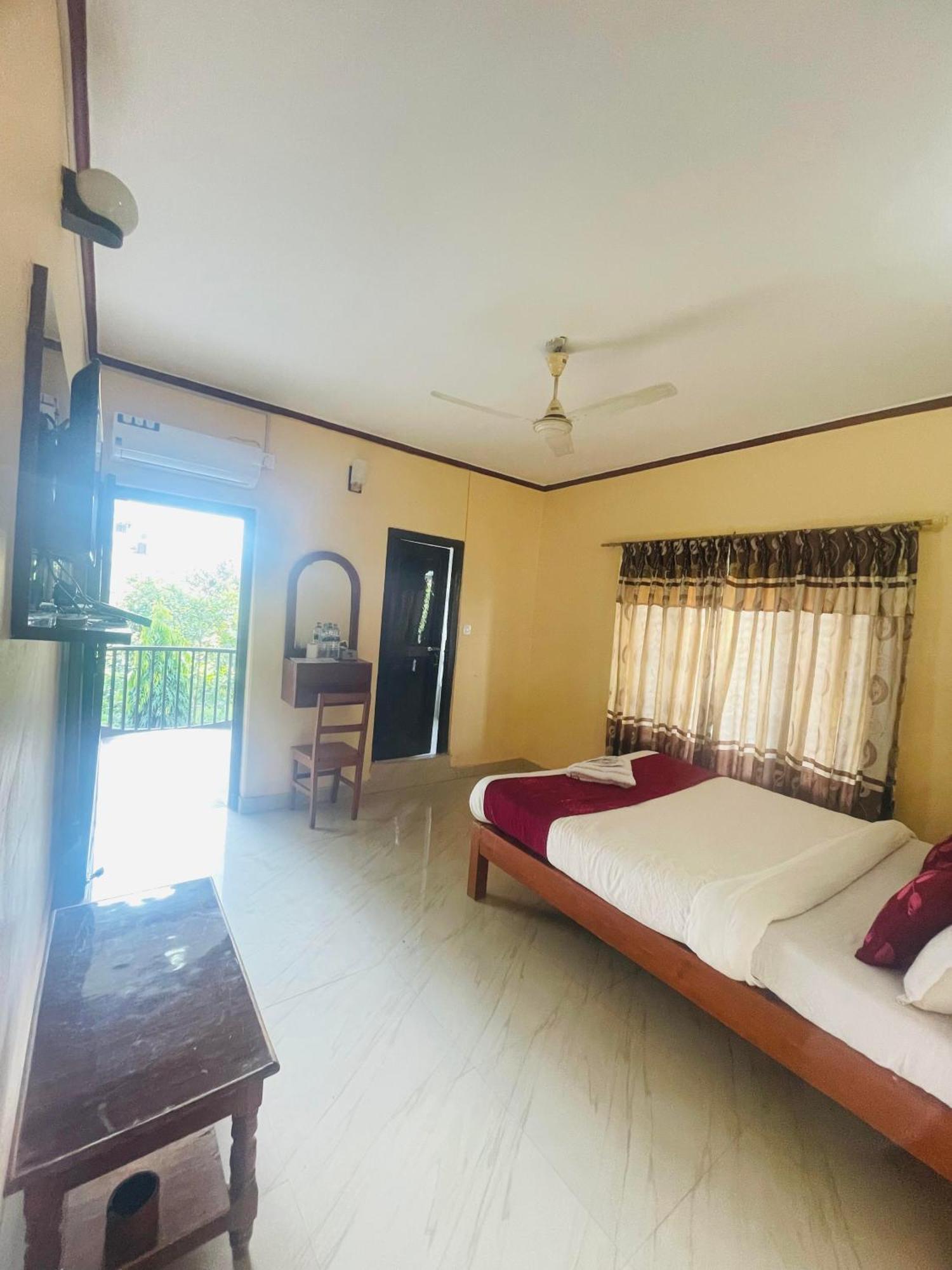 Hotel Peace Ganga Inn Pokhara Zewnętrze zdjęcie