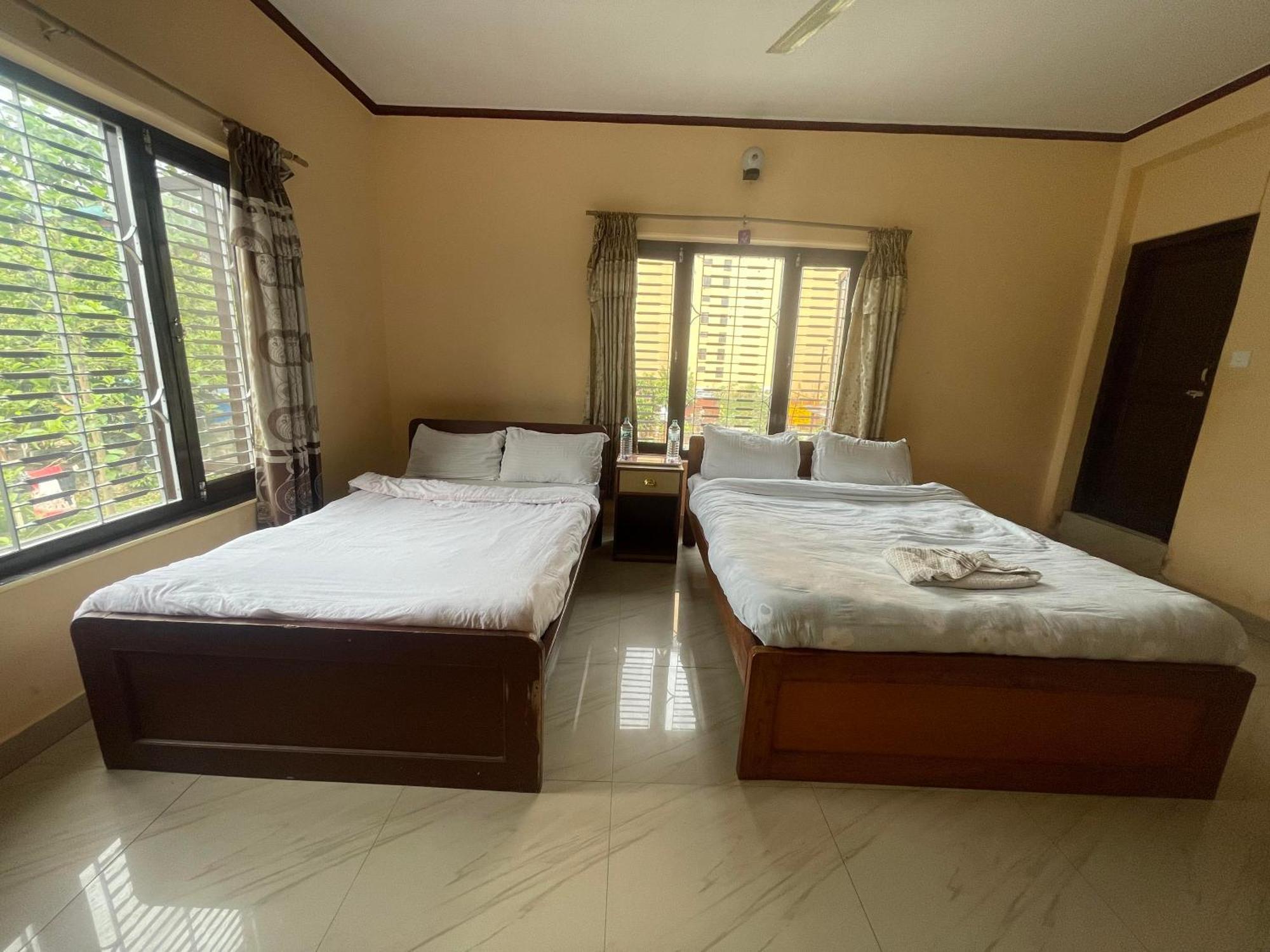 Hotel Peace Ganga Inn Pokhara Zewnętrze zdjęcie